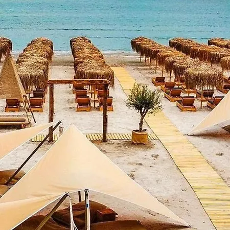 La Dragomir - In Mamaia Nord Langa Plaja Infinity Si Lidl *